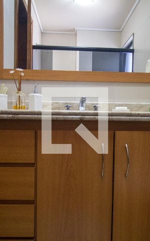 Apartamento à venda com 189m², 4 quartos e 3 vagasBanheiro da Suíte 1