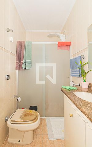 Casa à venda com 144m², 4 quartos e 1 vaga Casa à venda com 144m², 4 quartos e 1 vagaBanheiro Social