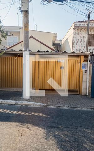 Casa à venda com 144m², 4 quartos e 1 vaga Casa à venda com 144m², 4 quartos e 1 vagaFachada