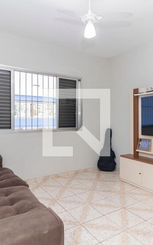 Casa para alugar com 250m², 2 quartos e 2 vagas Casa para alugar com 250m², 2 quartos e 2 vagasSala