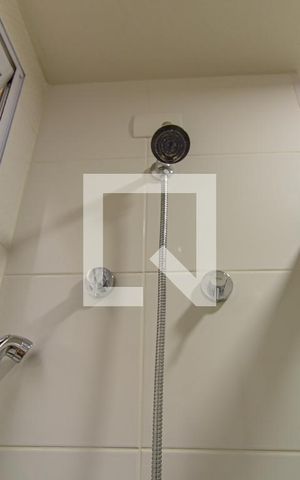 Apartamento para alugar com 52m², 2 quartos e 1 vaga Apartamento para alugar com 52m², 2 quartos e 1 vagaDetalhe do banheiro