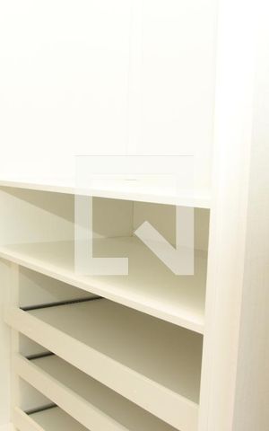 Casa de condomínio para alugar com 208m², 3 quartos e 2 vagascloset