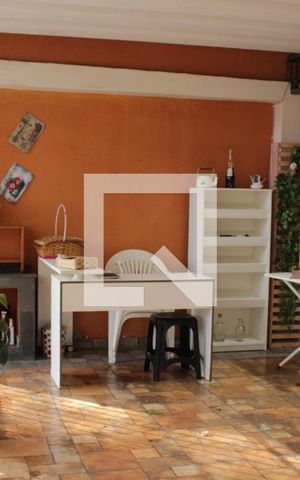 Casa à venda com 250m², 3 quartos e 2 vagasGaragem