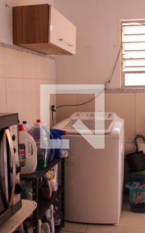 Casa à venda com 250m², 3 quartos e 2 vagasÁrea de Serviço