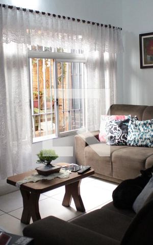 Casa à venda com 250m², 3 quartos e 2 vagasSala