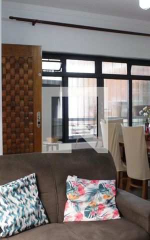 Casa à venda com 250m², 3 quartos e 2 vagasSala