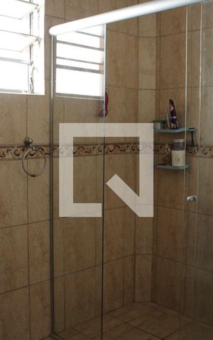 Casa à venda com 250m², 3 quartos e 2 vagasBanheiro