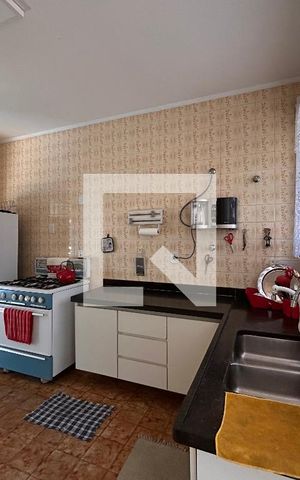Casa para alugar com 285m², 6 quartos e 4 vagas Casa para alugar com 285m², 6 quartos e 4 vagasCozinha