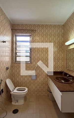 Casa para alugar com 285m², 6 quartos e 4 vagas Casa para alugar com 285m², 6 quartos e 4 vagasBanheiro Social