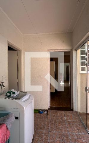 Casa para alugar com 285m², 6 quartos e 4 vagas Casa para alugar com 285m², 6 quartos e 4 vagasÁrea de Serviço