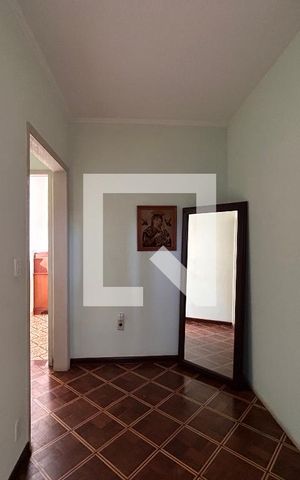 Casa para alugar com 285m², 6 quartos e 4 vagas Casa para alugar com 285m², 6 quartos e 4 vagasHall