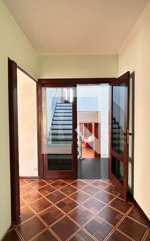 Casa para alugar com 285m², 6 quartos e 4 vagas Casa para alugar com 285m², 6 quartos e 4 vagasHall