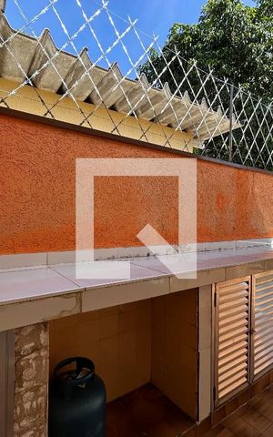 Casa para alugar com 285m², 6 quartos e 4 vagas Casa para alugar com 285m², 6 quartos e 4 vagasQuintal / Área verde