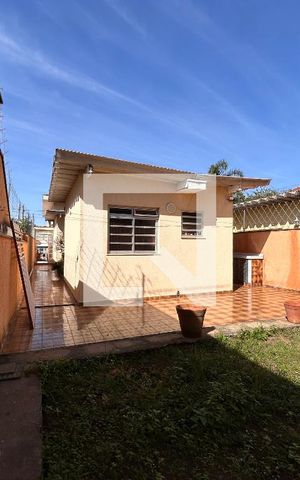 Casa para alugar com 285m², 6 quartos e 4 vagas Casa para alugar com 285m², 6 quartos e 4 vagasQuintal / Área verde