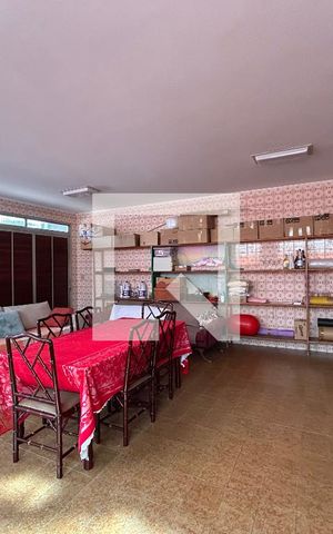 Casa para alugar com 285m², 6 quartos e 4 vagas Casa para alugar com 285m², 6 quartos e 4 vagasSala