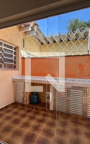 Casa para alugar com 285m², 6 quartos e 4 vagas Casa para alugar com 285m², 6 quartos e 4 vagasÁrea de Serviço