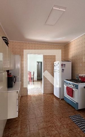 Casa para alugar com 285m², 6 quartos e 4 vagas Casa para alugar com 285m², 6 quartos e 4 vagasCozinha
