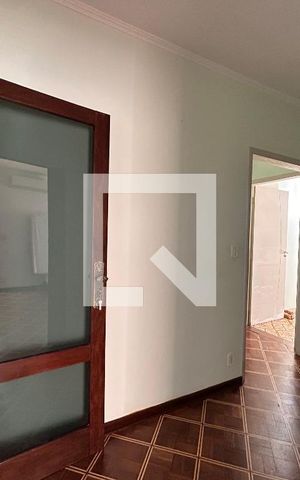 Casa para alugar com 285m², 6 quartos e 4 vagas Casa para alugar com 285m², 6 quartos e 4 vagasHall