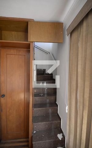 Apartamento à venda com 180m², 3 quartos e 2 vagasEscada