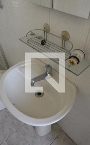 Apartamento à venda com 180m², 3 quartos e 2 vagasBanheiro de Serviço