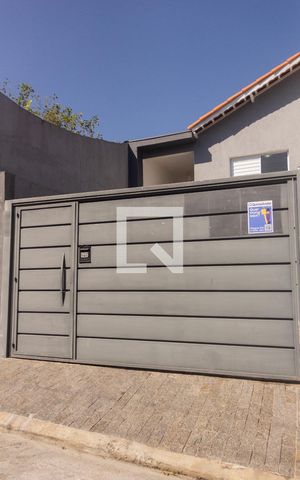 Casa para alugar com 125m², 2 quartos e 2 vagas Casa para alugar com 125m², 2 quartos e 2 vagasFachada