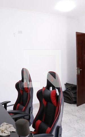 Casa à venda com 207m², 2 quartos e 5 vagasQuarto 2