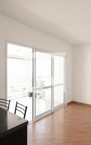 Apartamento para alugar com 75m², 2 quartos e 1 vagaSala