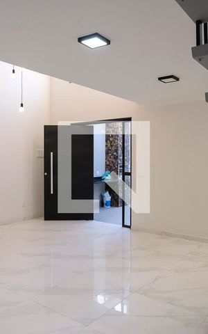 Casa à venda com 180m², 3 quartos e 5 vagasSala