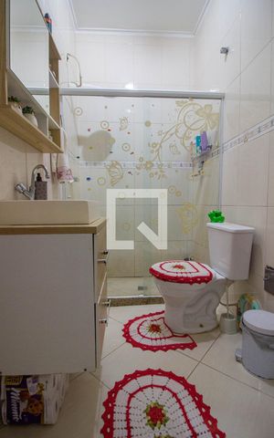 Apartamento à venda com 64m², 2 quartos e sem vaga Apartamento à venda com 64m², 2 quartos e sem vagaBanheiro Social