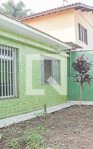 Casa à venda com 254m², 3 quartos e 3 vagas Casa à venda com 254m², 3 quartos e 3 vagasJardin