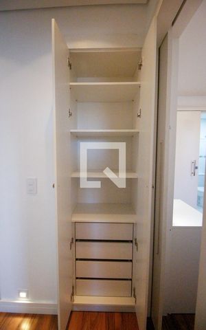 Apartamento para alugar com 75m², 3 quartos e 2 vagasCorredor - Armário