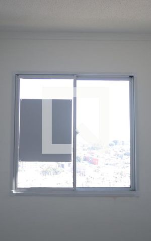 Apartamento para alugar com 35m², 2 quartos e sem vagaPlaca instalada na janela do imóvel