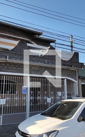 Casa à venda com 177m², 3 quartos e 2 vagas Casa à venda com 177m², 3 quartos e 2 vagasFachada plaquinha