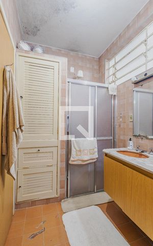 Casa à venda com 378m², 5 quartos e 2 vagasBanheiro
