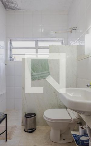 Casa à venda com 378m², 5 quartos e 2 vagasBanheiro da Suíte 2