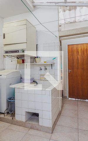 Casa à venda com 378m², 5 quartos e 2 vagasÁrea de Serviço