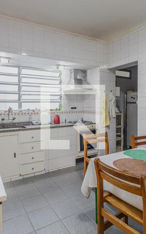 Casa à venda com 378m², 5 quartos e 2 vagasCozinha