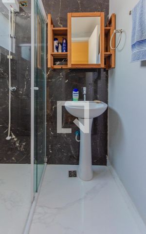 Casa à venda com 300m², 5 quartos e 1 vaga Casa à venda com 300m², 5 quartos e 1 vagaBanheiro da Suíte 2