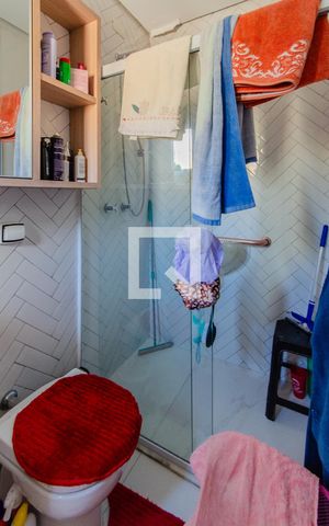 Casa à venda com 300m², 5 quartos e 1 vaga Casa à venda com 300m², 5 quartos e 1 vagaBanheiro da Suíte 1