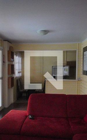 Casa à venda com 300m², 2 quartos e 3 vagas Casa à venda com 300m², 2 quartos e 3 vagasSala