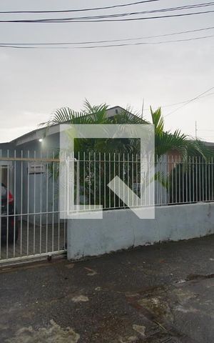Casa à venda com 300m², 2 quartos e 3 vagas Casa à venda com 300m², 2 quartos e 3 vagasFachada