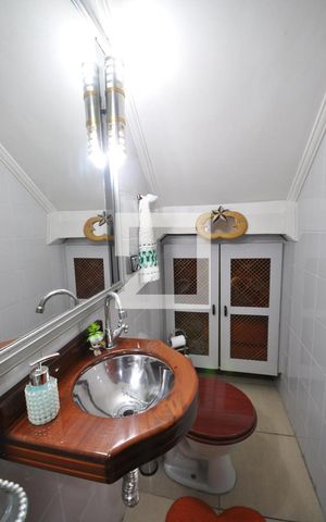 Casa à venda com 117m², 3 quartos e 2 vagasLavabo