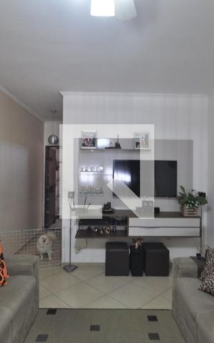 Casa à venda com 117m², 3 quartos e 2 vagasSala
