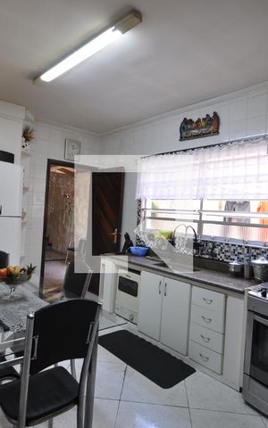 Casa à venda com 117m², 3 quartos e 2 vagasCozinha