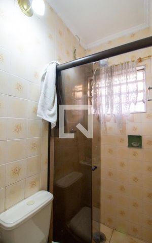 Casa à venda com 250m², 3 quartos e 2 vagas Casa à venda com 250m², 3 quartos e 2 vagasBanheiro da Suíte