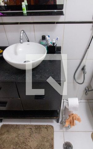 Casa à venda com 250m², 3 quartos e 2 vagas Casa à venda com 250m², 3 quartos e 2 vagasDetalhe do Banheiro
