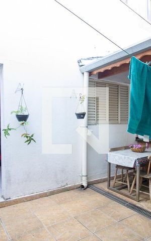 Casa à venda com 250m², 3 quartos e 2 vagas Casa à venda com 250m², 3 quartos e 2 vagasQuintal