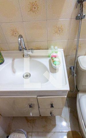 Casa à venda com 250m², 3 quartos e 2 vagas Casa à venda com 250m², 3 quartos e 2 vagasDetalhe Banheiro da Suíte