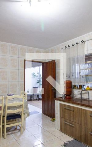 Casa à venda com 250m², 3 quartos e 2 vagas Casa à venda com 250m², 3 quartos e 2 vagasCozinha