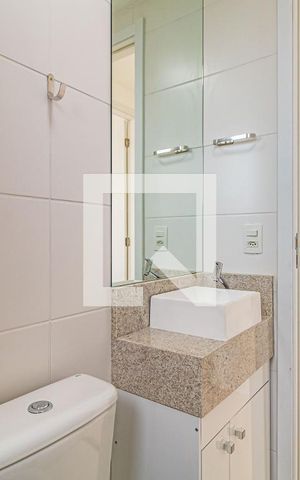 Apartamento para alugar com 40m², 2 quartos e sem vaga Apartamento para alugar com 40m², 2 quartos e sem vagaBanheiro social